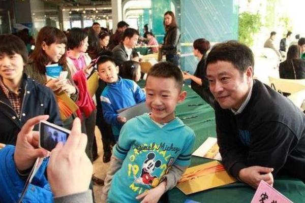 民间故事:男子有隐疾不能生育,算命先生却说:你注定儿女双全 民间故事:男子有隐疾不能生育,算命先生却说:你注定儿女双全