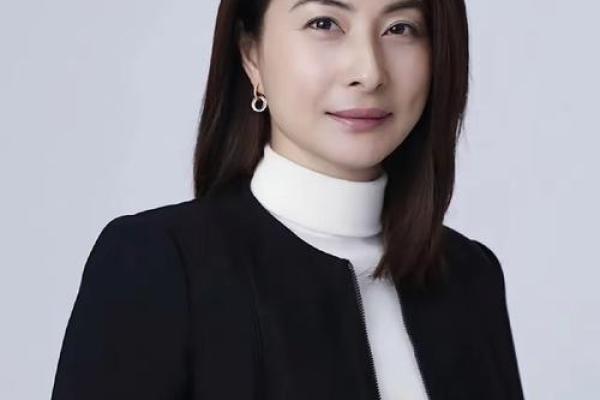 风水面相：耳朵贴脑的女人好不好