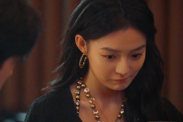 女主既会算命又混娱乐圈