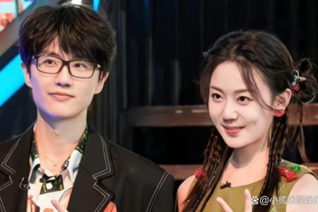 陈楚生与老婆牵手逛街上热搜，紫微斗数如何断你的爱情甜蜜度？