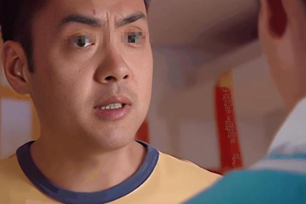 大哥的老丈人是算命先生，他只看了我一眼，就让大嫂对我格外照顾