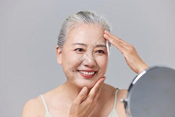 镜子风水_经常镜子照着人的照片好吗