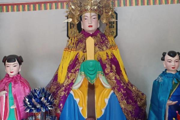 泰山奶奶附人身算命 泰山奶奶附人身算命