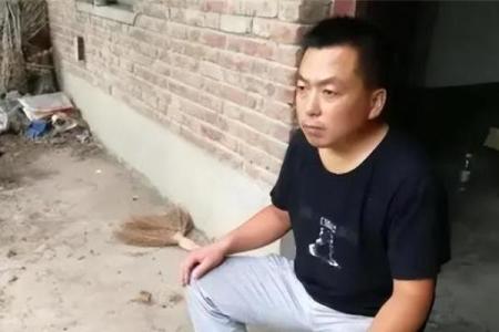 男婴眉心长“月牙”胎记，母亲带他算命后神秘失踪，至今下落不明