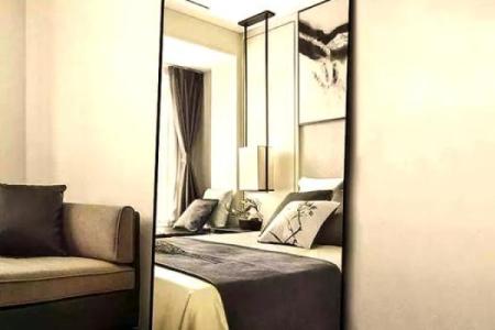 客厅放结婚照的风水宜忌 禁止对着镜子摆放