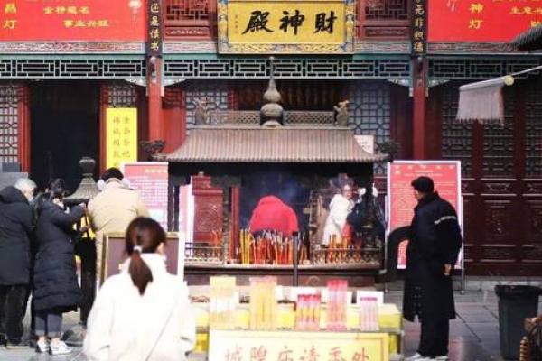 郑州寺庙外面有算命的么