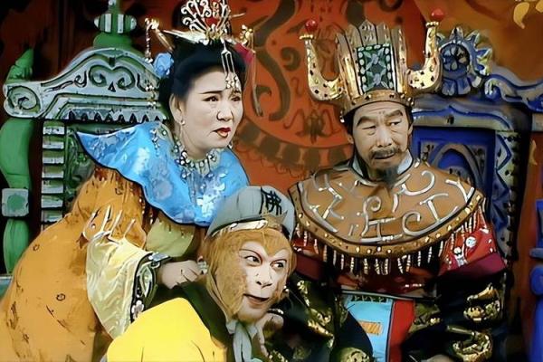 西游中明明是算命先生袁守诚泄露天机，为什么泾河龙王却被砍头？