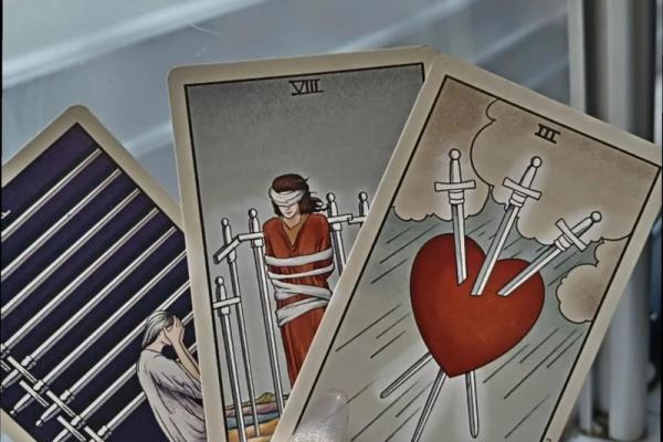 塔罗测试：前世回溯！你与他前世是什么缘分？