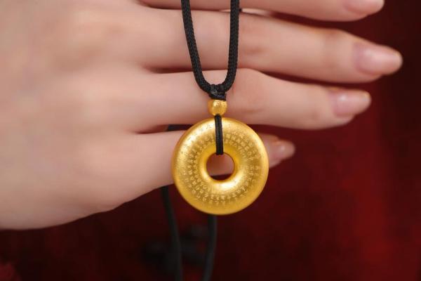 八字偏弱的人宜佩戴什么饰品为好呢